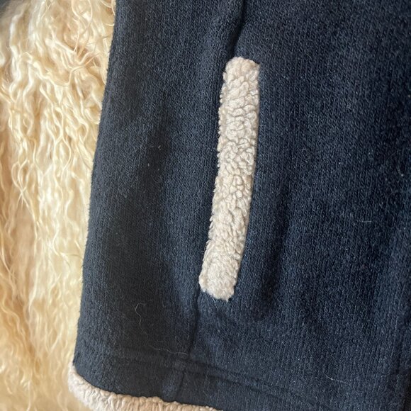 Kuhl Apres Ski Fleece Hoody Full Zip Girl's Jacket Navy with Cream Teddy Trim - Picture 2 of 5